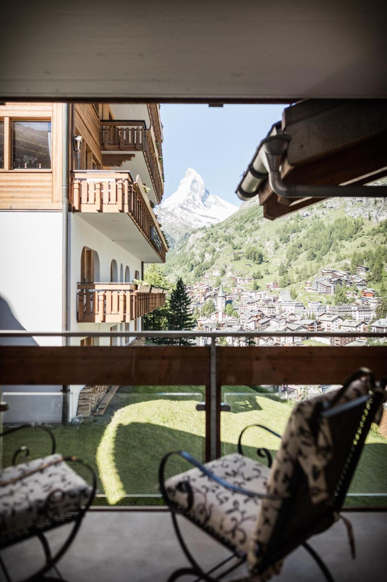 Hotel Petit Chalet Schönegg Zermatt Exterior foto
